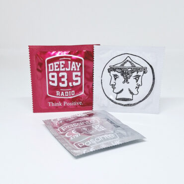 Προφυλακτικά με λογότυπο